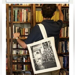 Authentic  Shakespeare and company tote 
New 
Last one